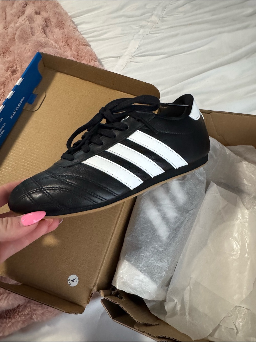 adidas taekwondo Black and White Women's Low-Profile sneaker size 6.5